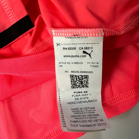 Puma runner ID, Tee color: ignite pink. Size L & NWT ✨Host Pick ✨ - Picture 4 of 14